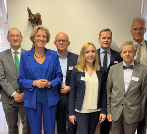 Prof. Dr. Hans-Friedrich Müller, Dr. Alexander Jüchser, Staatssekretärin Anja Schraut, StS, Olaf Spiekermann, Dr. Franziska Kramer, Dr. Hans Konrad Schenck, Bernd Anstadt, Prof. Dr. Georg Bitter, Prof. Dr. Diederich Eckardt