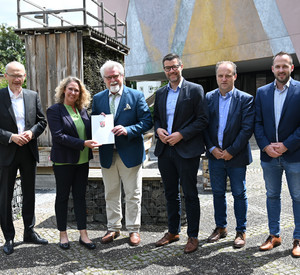 Gruppenfoto von Dr. Helmut Martin, Bettina Dickes, Herbert Mertin, Oliver Kohl, Michael Simon und Daniel Bauer