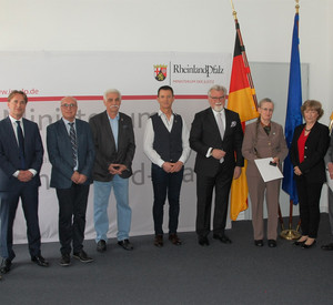 Gruppenfoto von Volker Haug, Matthias Hambach, Jens Wilhelmi, Hans-Jürgen Veit, Horst Zirkel, Herbert Mertin, Dr. Renate Bork-Kopp, Dr. Bettina Freimund-Holler, Rainer Dreis und Dr. Hans-Jürgen Nägler