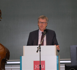 Staatssekretär Dr. Matthias Frey am Rednerpult