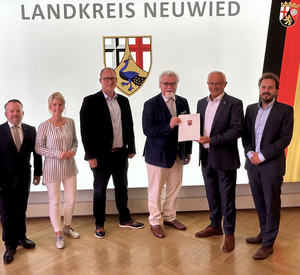 Gruppenfoto von Stephan Wefelscheid, Lana Horstmann, Philipp Rasbach, Herbert Mertin, Achim Hallerbach und Florian Hoffstadt